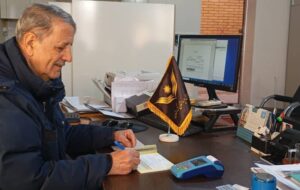 کمک ماهانه نیکوکار بازنشسته ی تامین اجتماعی به ستاد دیه کردستان کمک ماهانه نیکوکار بازنشسته ی تامین اجتماعی به ستاد دیه کردستان